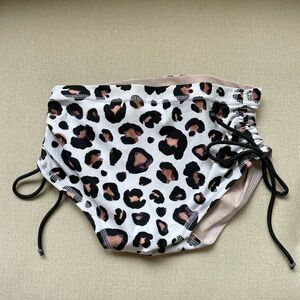 NKD Buti yoga shorts